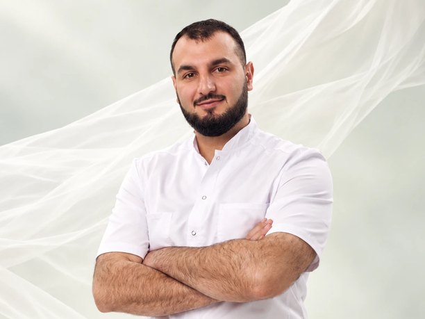 Арутюнян Корюн Атомович — пластический хирург клиники «Абсолютно Здоров», Новокузнецк